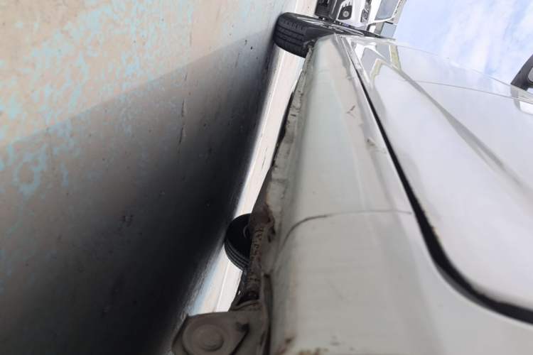 Used Wuling Rongguang V 2016 1.5L Practical Version Non-Power-Assisted Left Side Sill