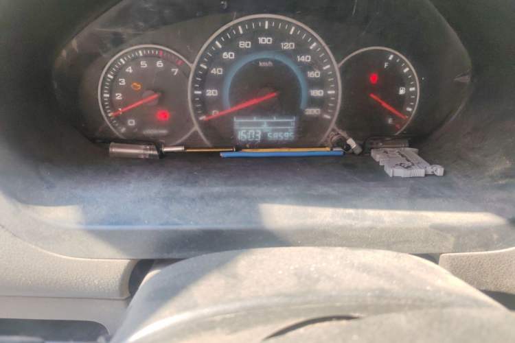 Used Wuling Rongguang V 2016 1.5L Standard Version Odometer Close Up