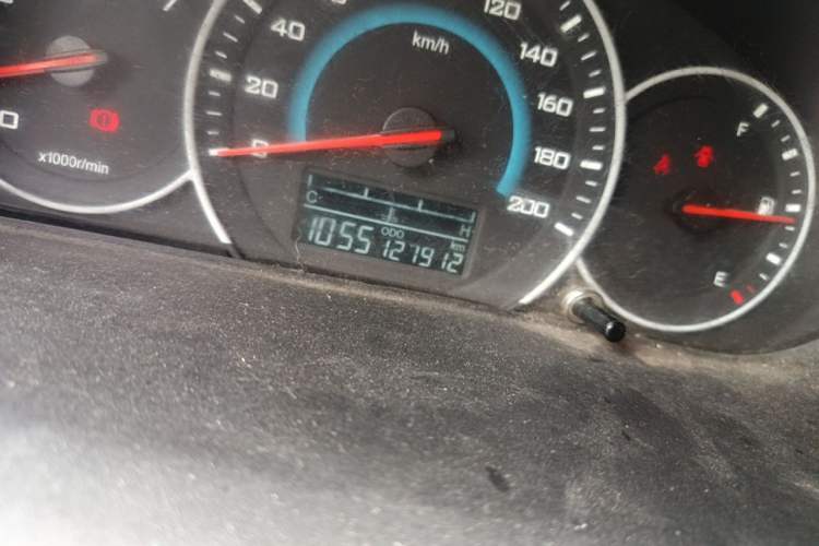 Used Wuling Rongguang V 2016 1.2L Standard Version Odometer Close Up