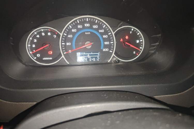 Used Wuling Rongguang V 2016 1.5L Standard Version Odometer Close Up