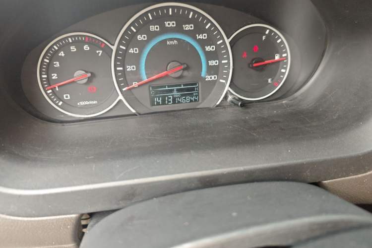 Used Wuling Rongguang V 2016 1.5L Standard Version Odometer Close Up