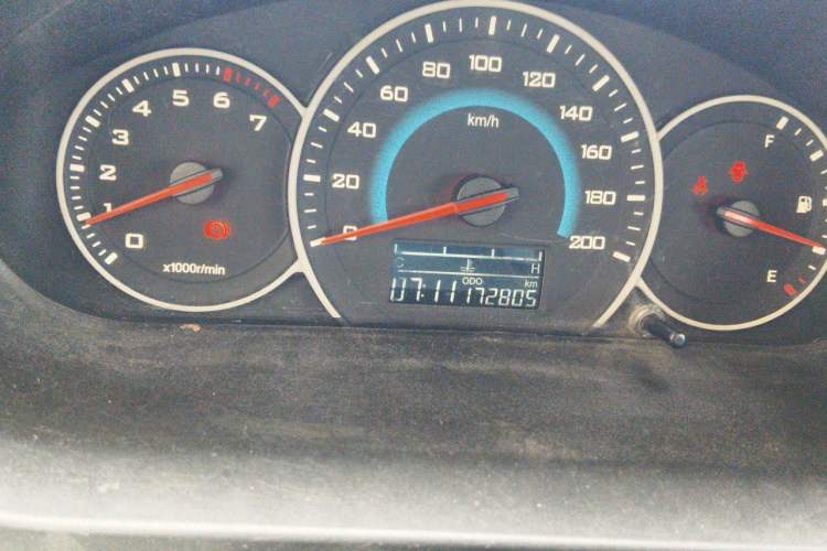 Used Wuling Rongguang V 2016 1.5L Standard Version Odometer Close Up