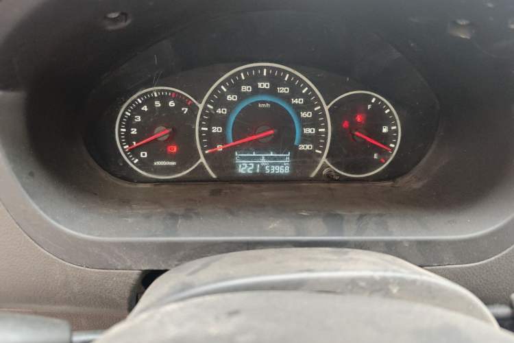 Used Wuling Rongguang V 2016 1.5L Standard Version Odometer Close Up