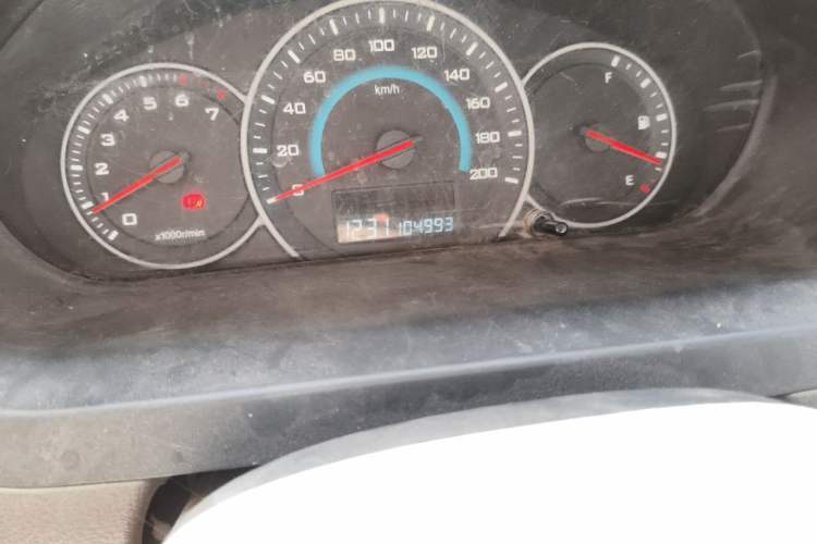 Used Wuling Rongguang V 2016 1.2L Standard Version Odometer Close Up