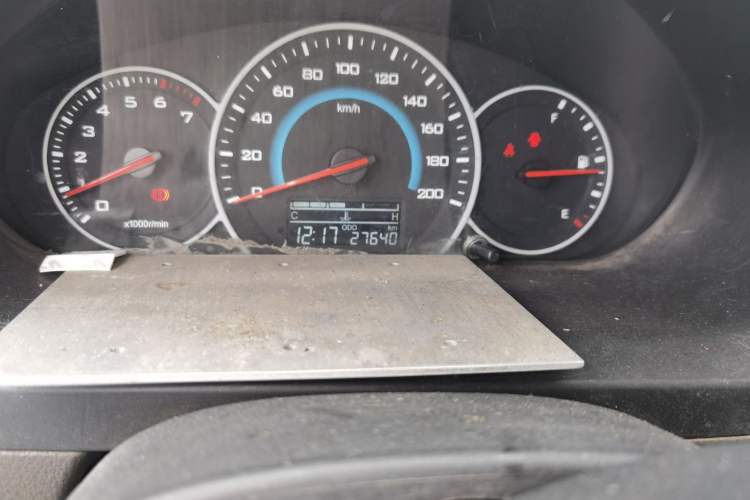 Used Wuling Rongguang V 2016 1.5L Standard Version Odometer Close Up