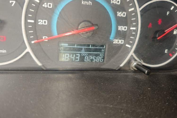 Used Wuling Rongguang V 2016 1.5L Standard Version Odometer Close Up