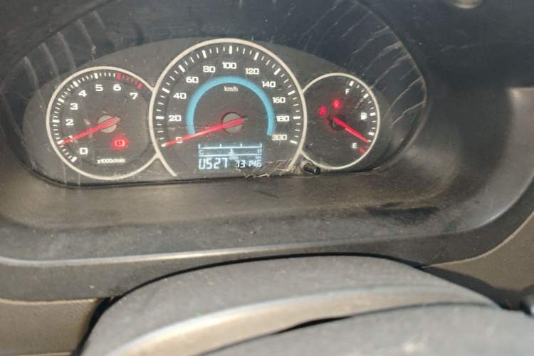 Used Wuling Rongguang V 2016 1.5L Practical Version Non-Power-Assisted Odometer Close Up
