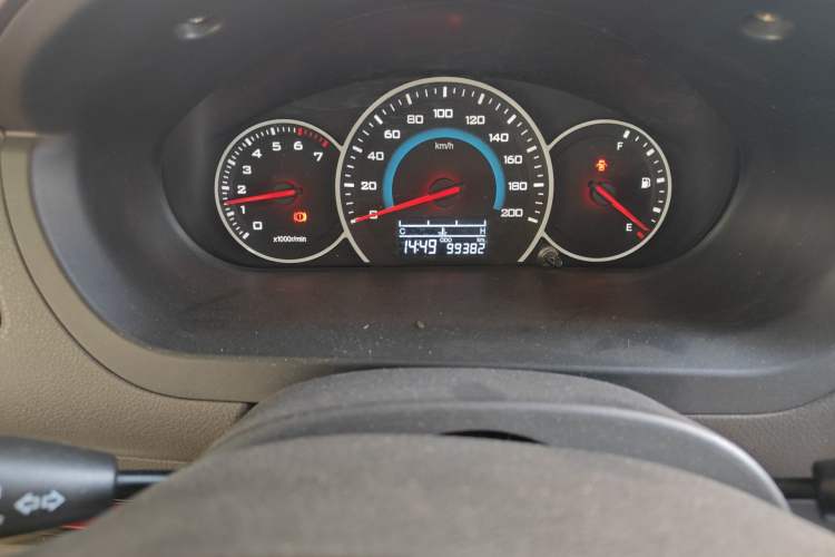 Used Wuling Rongguang V 2016 1.5L Standard Version Odometer Close Up