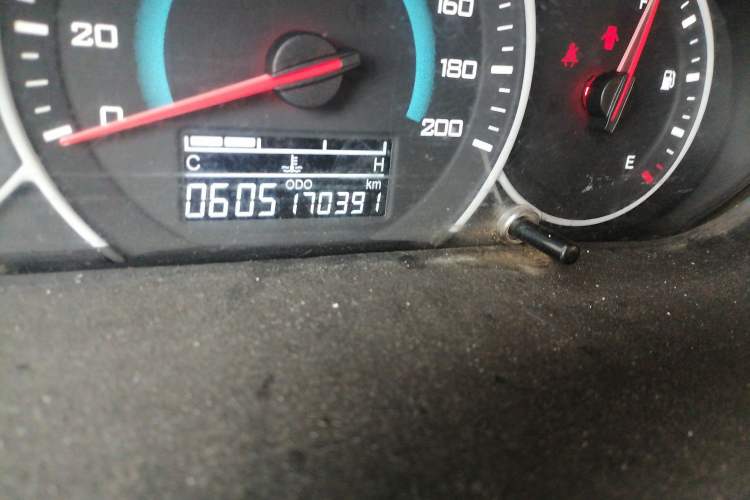 Used Wuling Rongguang V 2016 1.5L Standard Version Odometer Close Up