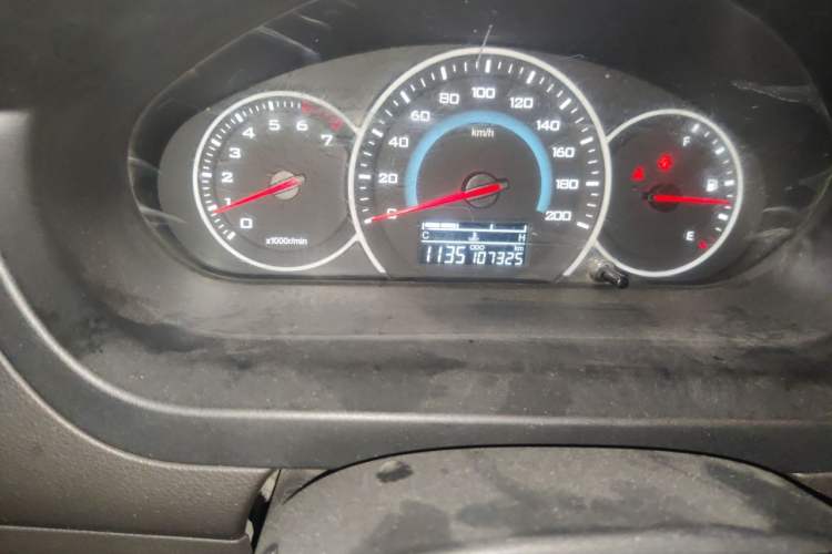Used Wuling Rongguang V 2016 1.5L Standard Version Odometer Close Up