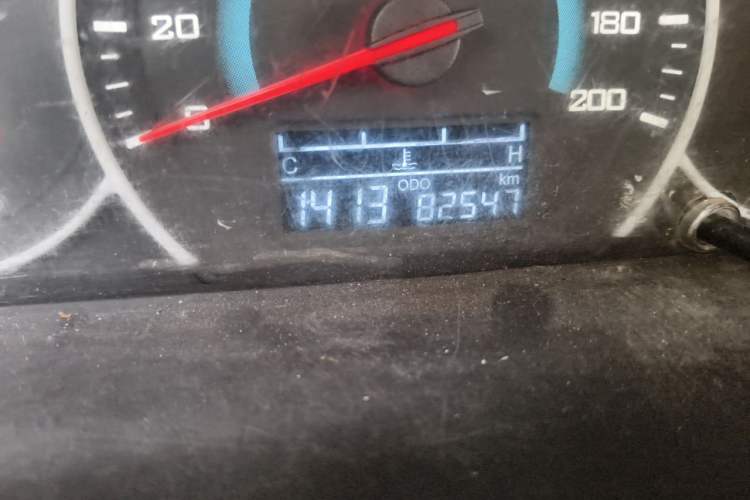 Used Wuling Rongguang V 2016 1.5L Standard Version Odometer Close Up