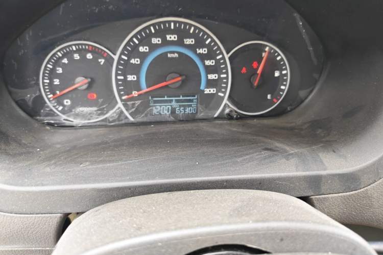 Used Wuling Rongguang V 2016 1.5L Standard Version Odometer Close Up