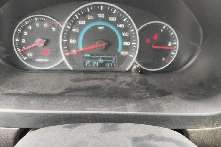 Used Wuling Rongguang V 2016 1.5L Standard Version Odometer Close Up