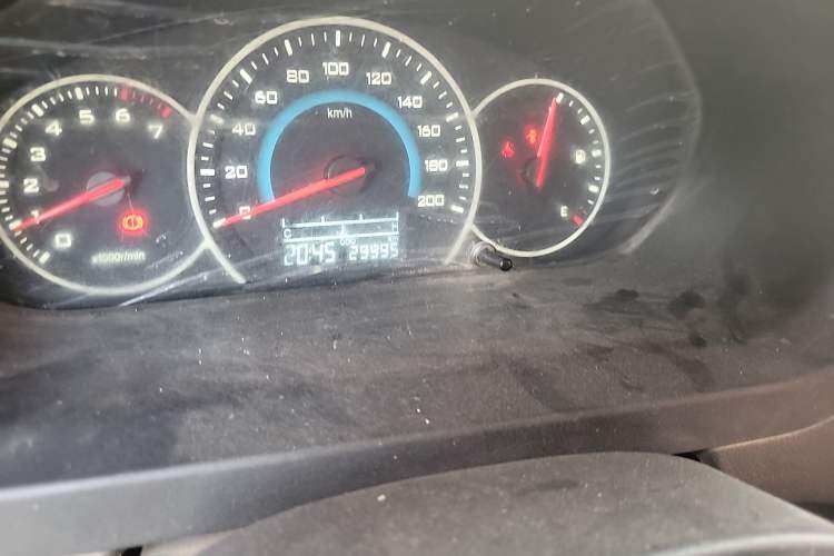 Used Wuling Rongguang V 2016 1.5L Standard Version Odometer Close Up