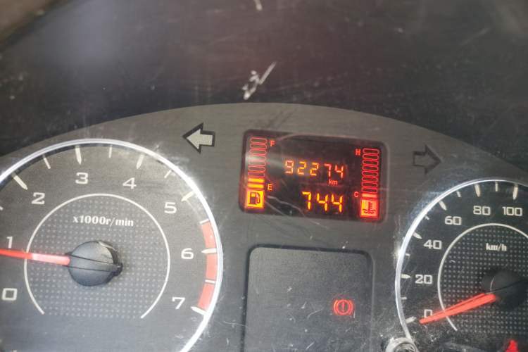 Used Wuling Rongguang V 2016 1.5L Standard Version Odometer Close Up