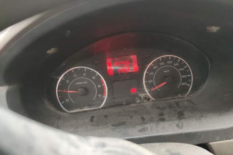 Used Wuling Rongguang V 2016 1.2L Practical Version Odometer Close Up