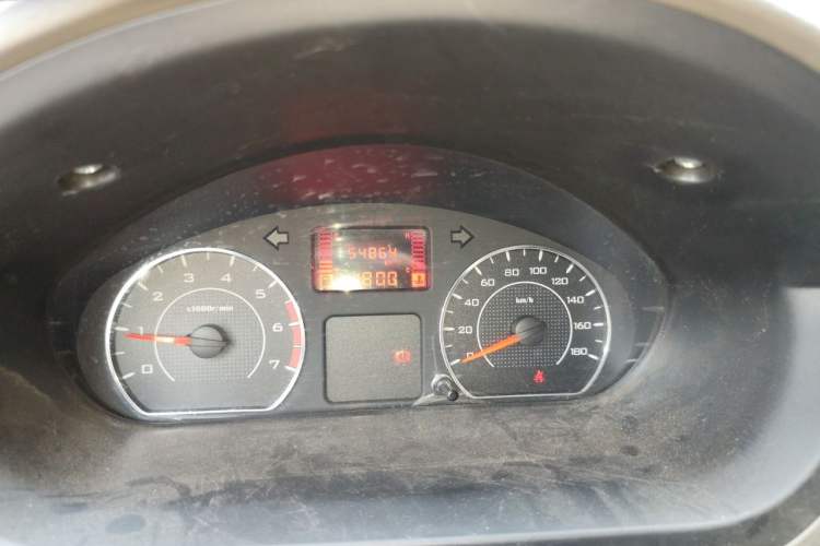Used Wuling Rongguang V 2016 1.5L Practical Version Odometer Close Up
