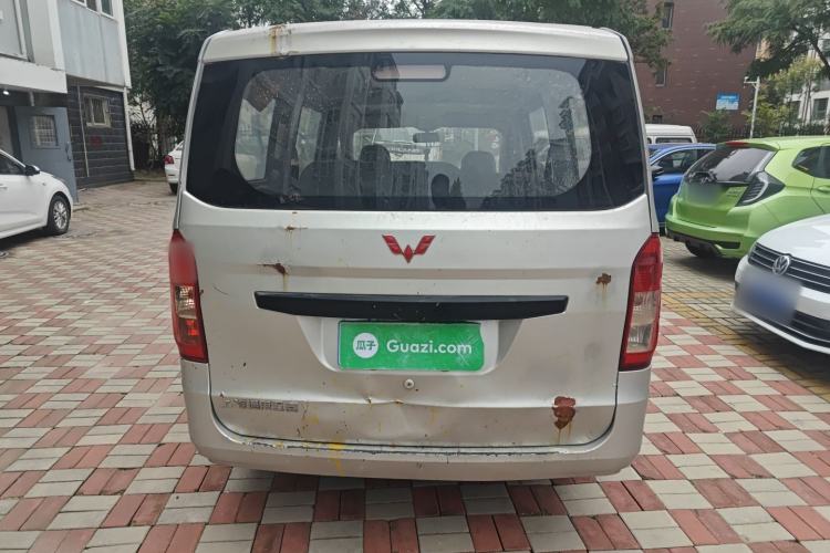 Used Wuling Rongguang V 2016 1.2L Practical Model Non-Power-Assisted Rear