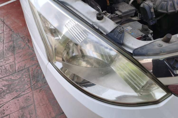 Used Wuling Rongguang V 2016 1.2L Standard Version Right Front Headlight