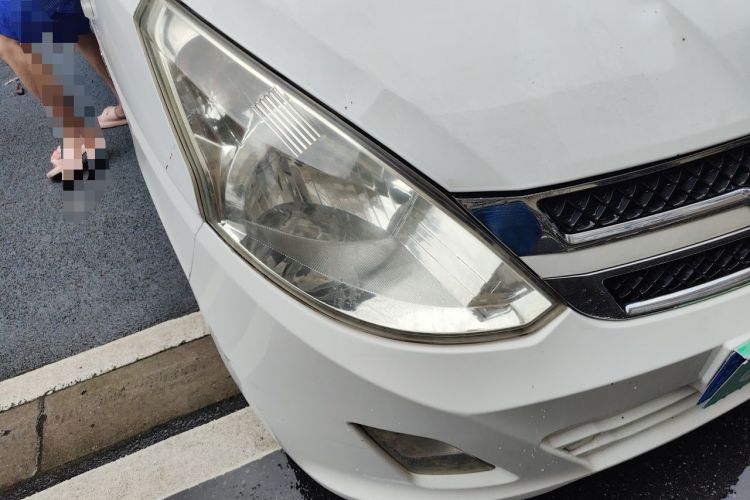 Used Wuling Rongguang V 2016 1.5L Standard Version Right Front Headlight