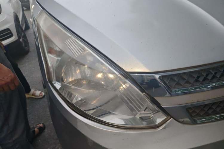 Used Wuling Rongguang V 2016 1.5L Standard Version Right Front Headlight