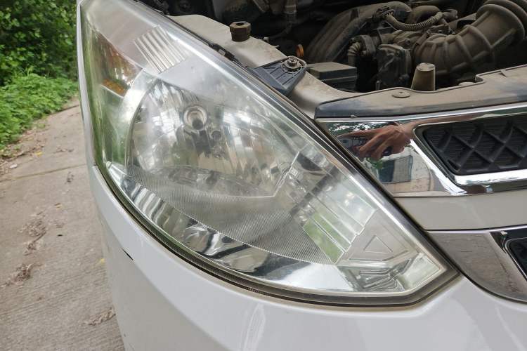 Used Wuling Rongguang V 2016 1.2L Standard Version Right Front Headlight