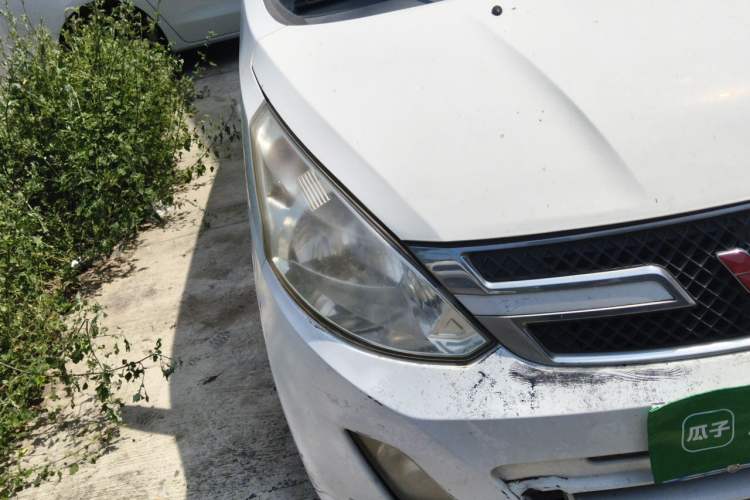 Used Wuling Rongguang V 2016 1.5L Standard Version Right Front Headlight