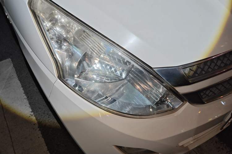 Used Wuling Rongguang V 2016 1.5L Standard Version Right Front Headlight