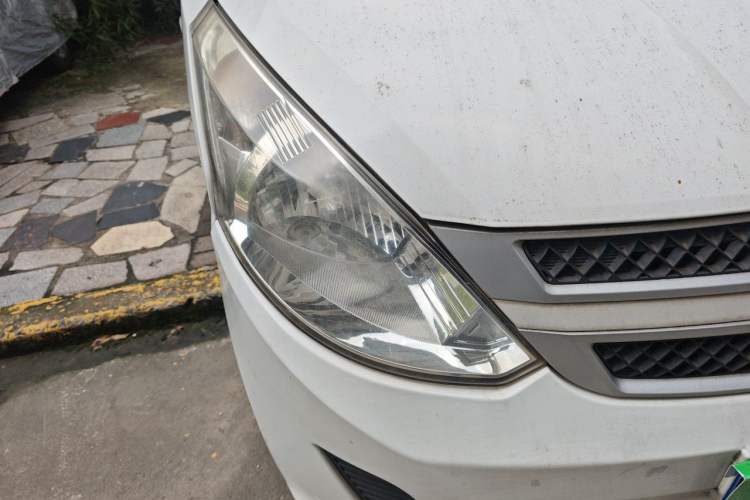 Used Wuling Rongguang V 2016 1.2L Practical Version Right Front Headlight