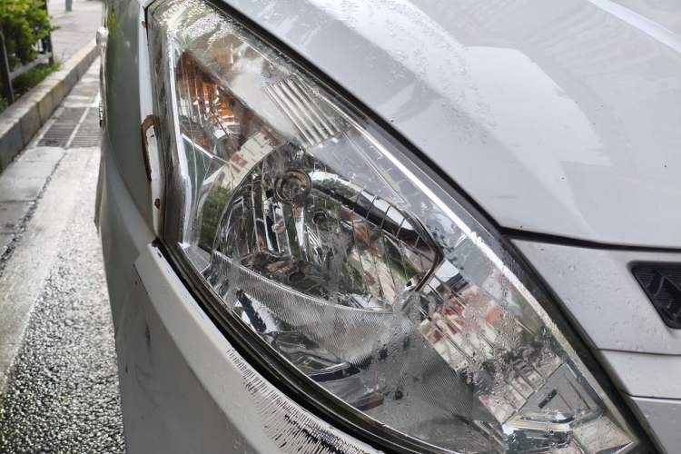 Used Wuling Rongguang V 2016 1.5L Practical Version Right Front Headlight