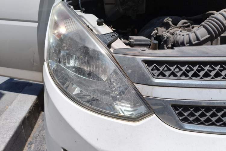 Used Wuling Rongguang V 2016 1.2L Standard Version Right Front Headlight