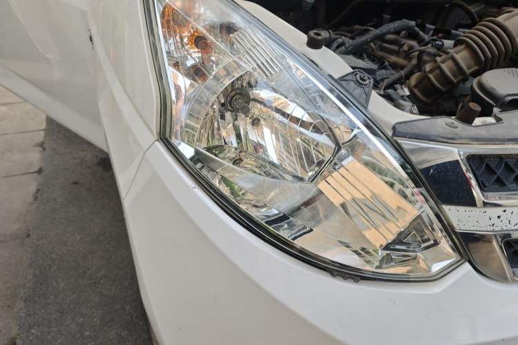 Used Wuling Rongguang V 2016 1.5L Standard Version Right Front Headlight