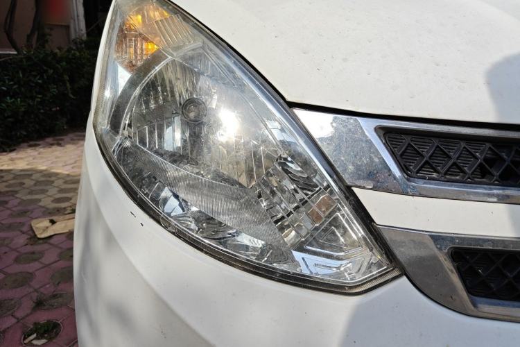 Used Wuling Rongguang V 2016 1.5L Standard Version Right Front Headlight
