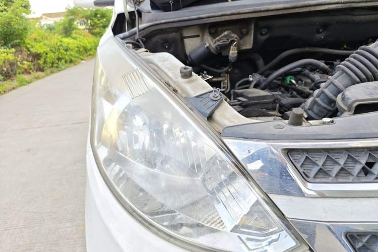 Used Wuling Rongguang V 2016 1.5L Standard Version Right Front Headlight