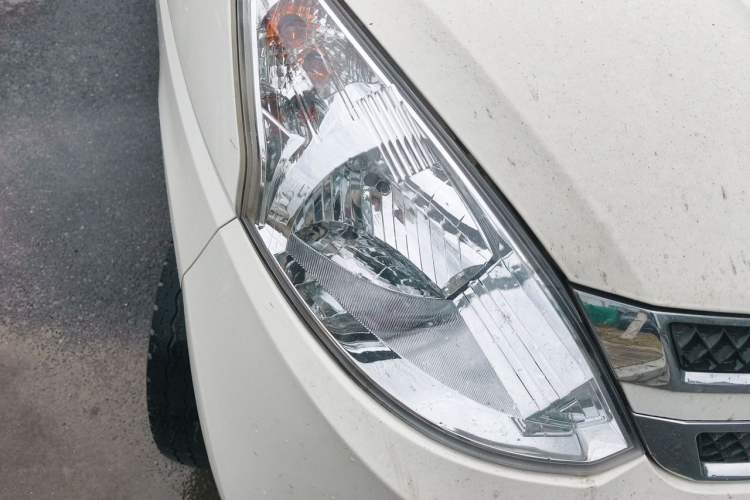 Used Wuling Rongguang V 2016 1.2L Standard Version Right Front Headlight