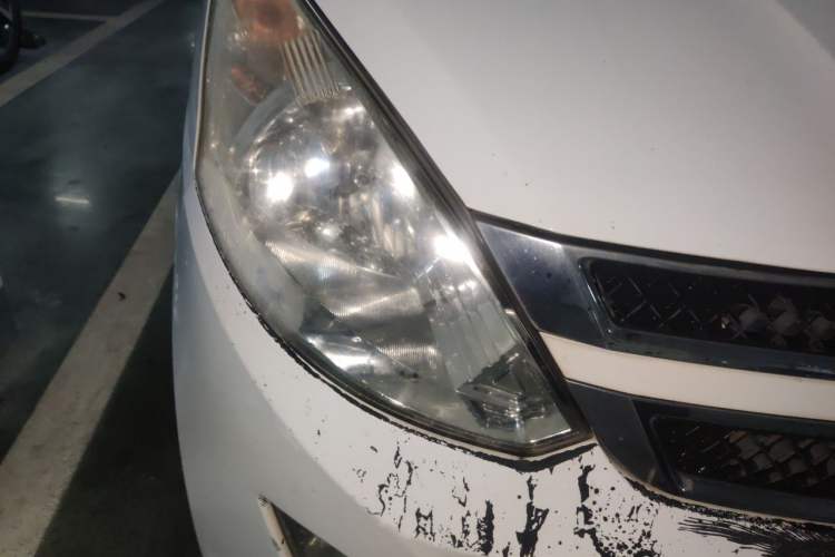 Used Wuling Rongguang V 2016 1.5L Standard Version Right Front Headlight