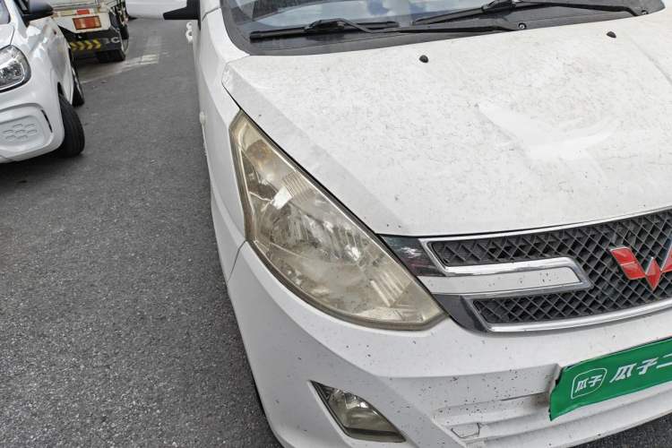 Used Wuling Rongguang V 2016 1.5L Standard Version Right Front Headlight
