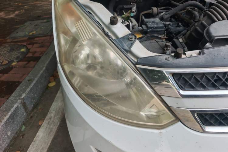 Used Wuling Rongguang V 2016 1.5L Standard Version Right Front Headlight