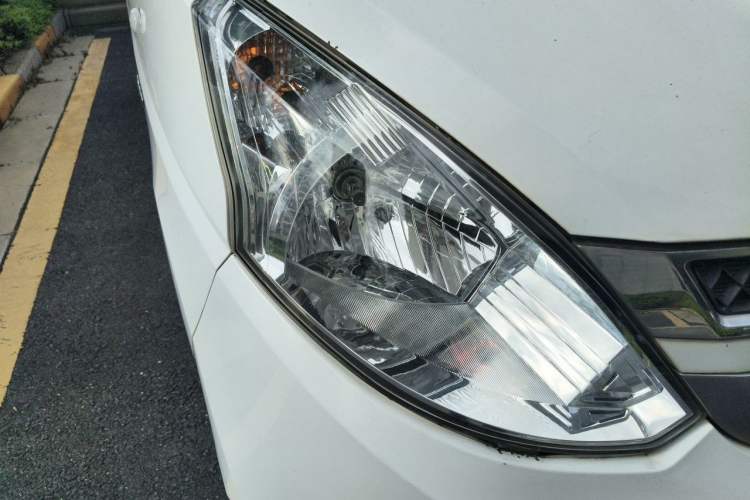 Used Wuling Rongguang V 2016 1.5L Standard Version Right Front Headlight