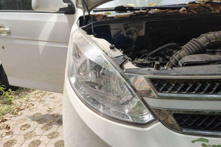 Used Wuling Rongguang V 2016 1.5L Standard Version Right Front Headlight