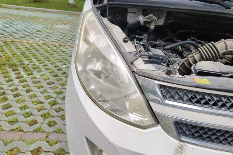 Used Wuling Rongguang V 2016 1.5L Standard Version Right Front Headlight
