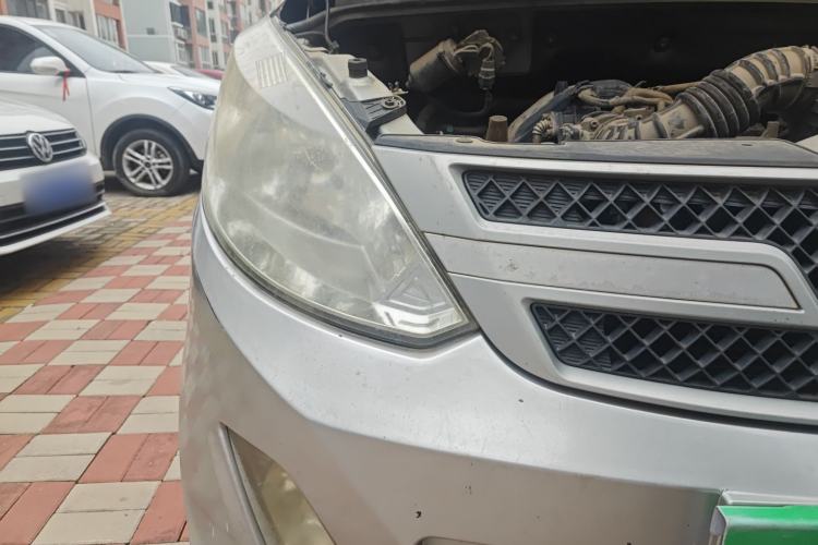 Used Wuling Rongguang V 2016 1.2L Practical Model Non-Power-Assisted Right Front Headlight