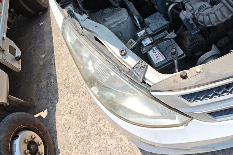 Used Wuling Rongguang V 2016 1.2L Practical Version Right Front Headlight