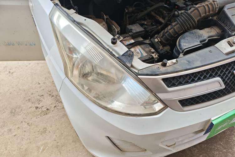 Used Wuling Rongguang V 2016 1.5L Practical Version Non-Power-Assisted Right Front Headlight