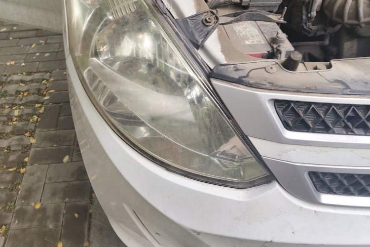 Used Wuling Rongguang V 2016 1.2L Practical Version Right Front Headlight