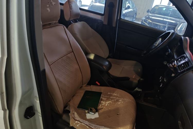 Used Wuling Rongguang V 2016 1.5L Standard Version Right Front Seat