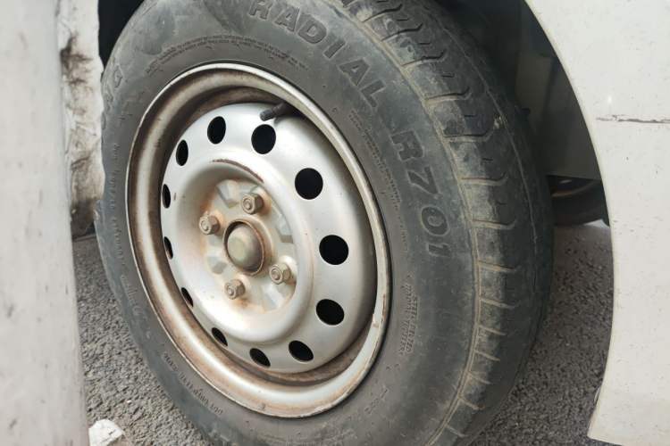 Used Wuling Rongguang V 2016 1.2L Practical Version Right Front Wheel Hub
