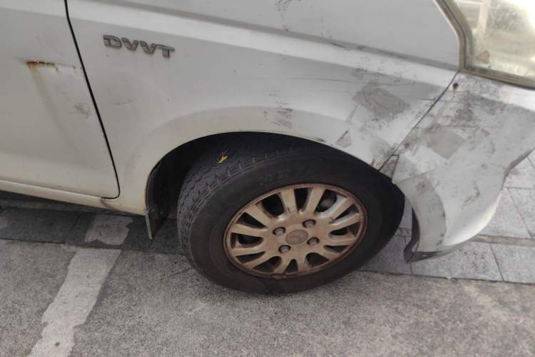 Used Wuling Rongguang V 2016 1.5L Standard Version Right Front Wheel Hub