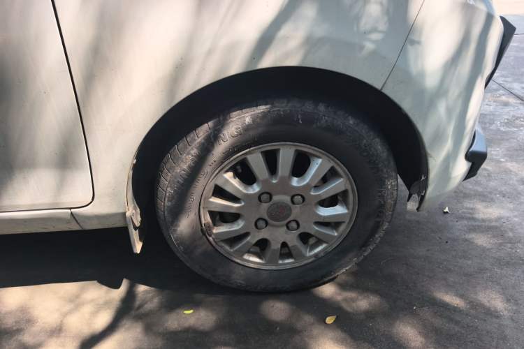 Used Wuling Rongguang V 2016 1.2L Standard Version Right Front Wheel Hub