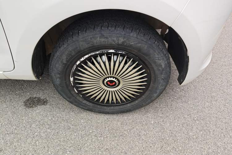Used Wuling Rongguang V 2016 1.2L Practical Version Right Front Wheel Hub